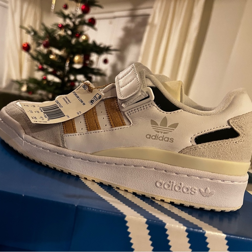 Discontinued adidas forum low